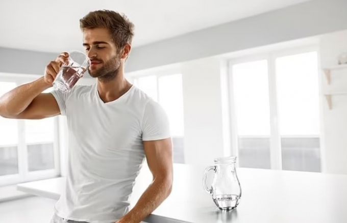 Uống đủ 8 cốc nước mỗi ngày giúp ngăn ngừa bệnh suy tim