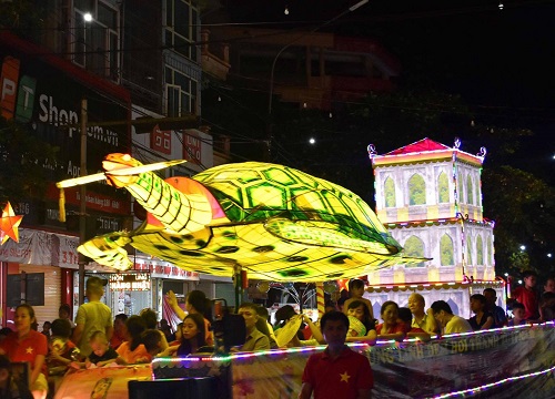 Lễ hội Thành Tuyên 2025: Lung linh sắc màu trong ngày hội Trung thu